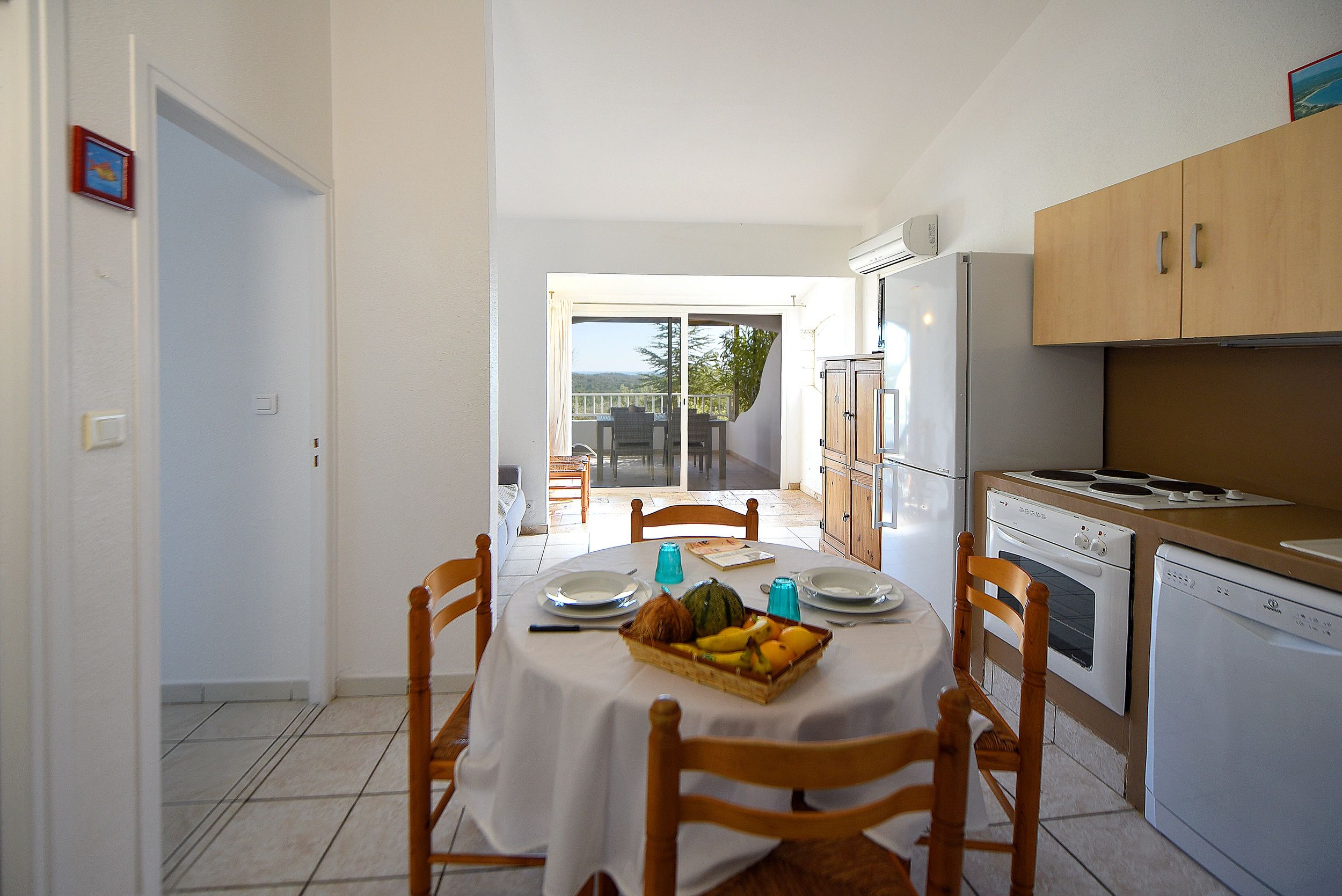 Holiday apartment for 4 to 6 people with fully equipped kitchen in Porto-Vecchio