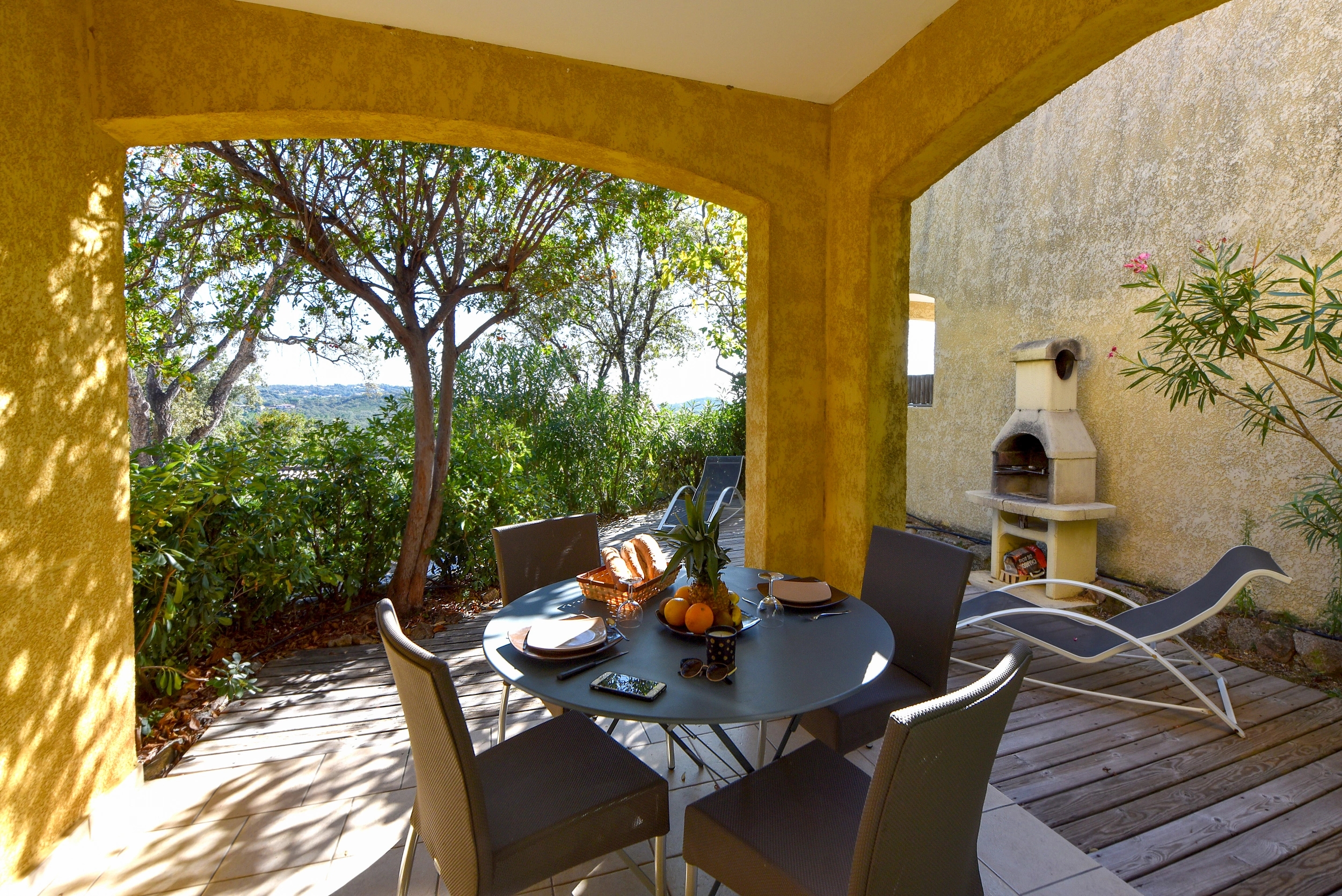 Sea-view villa for 2 to 4 people in Porto-Vecchio 