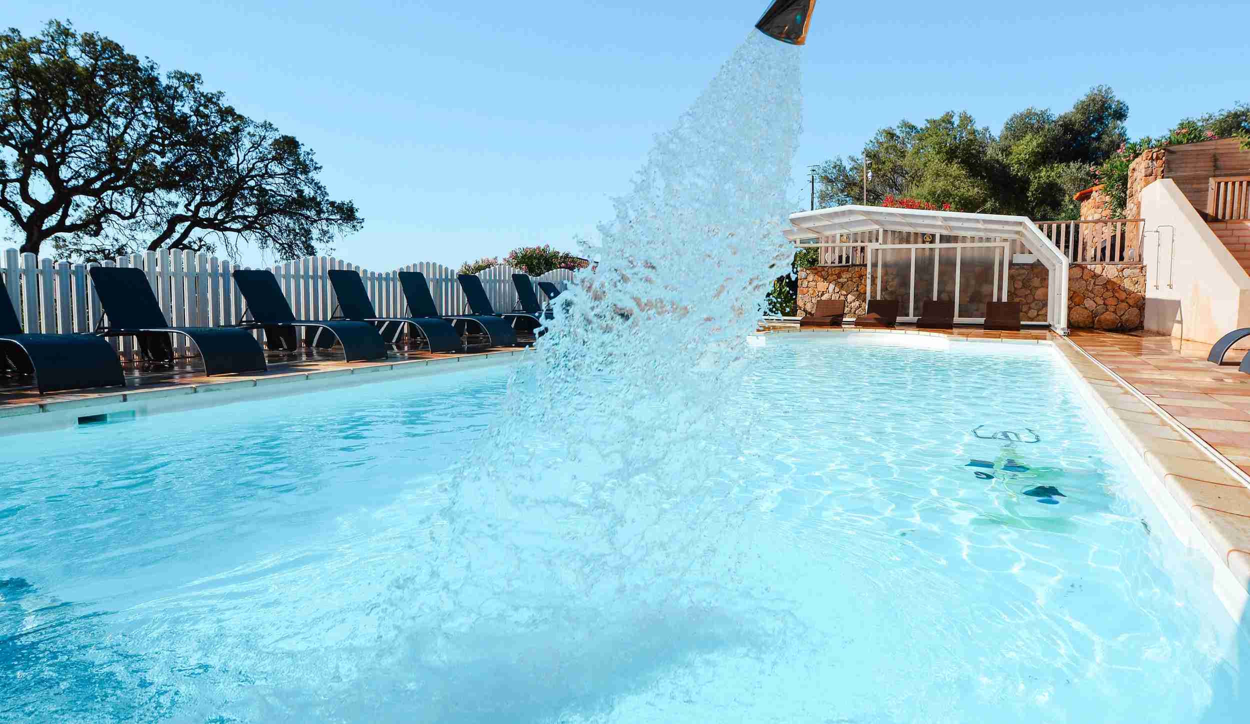 Heated pool in the 4-star residence in Porto-Vecchio