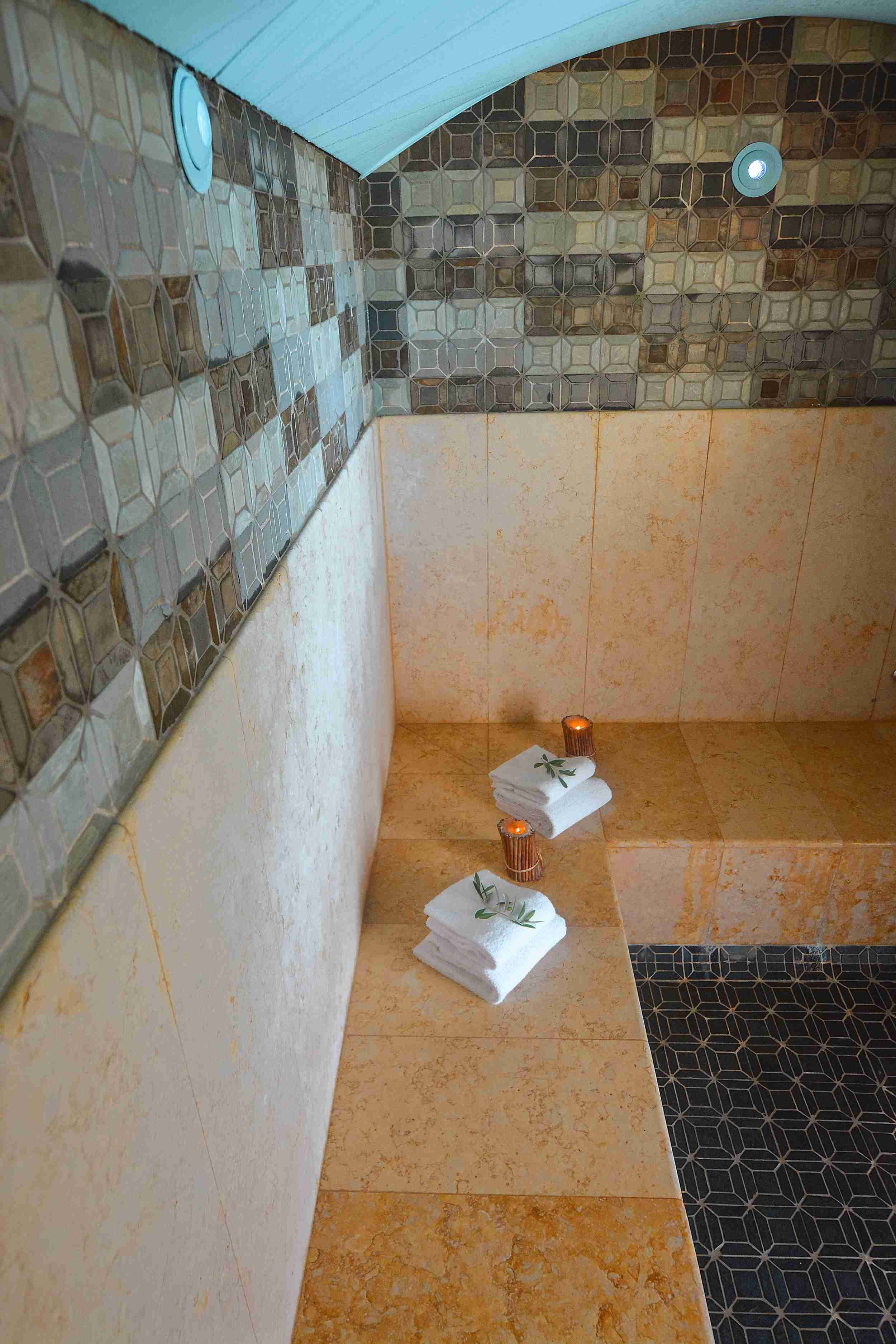 Rental with hammam at the Chiar' Di Luna residence in Porto-Vecchio