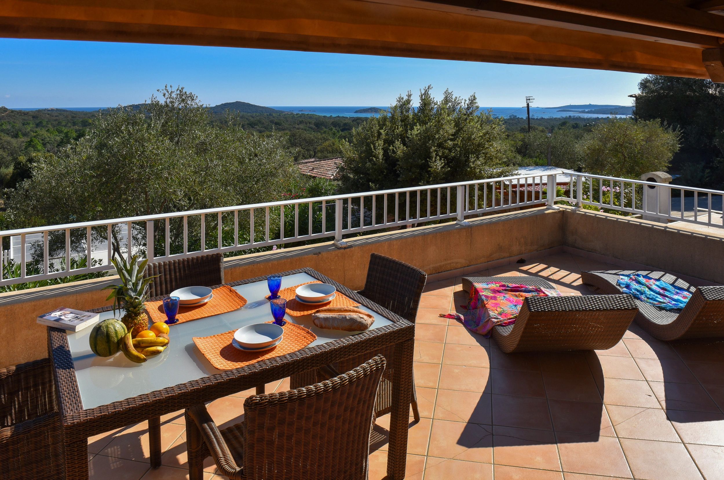 Villa con vista mare a Porto-Vecchio con grande terrazza