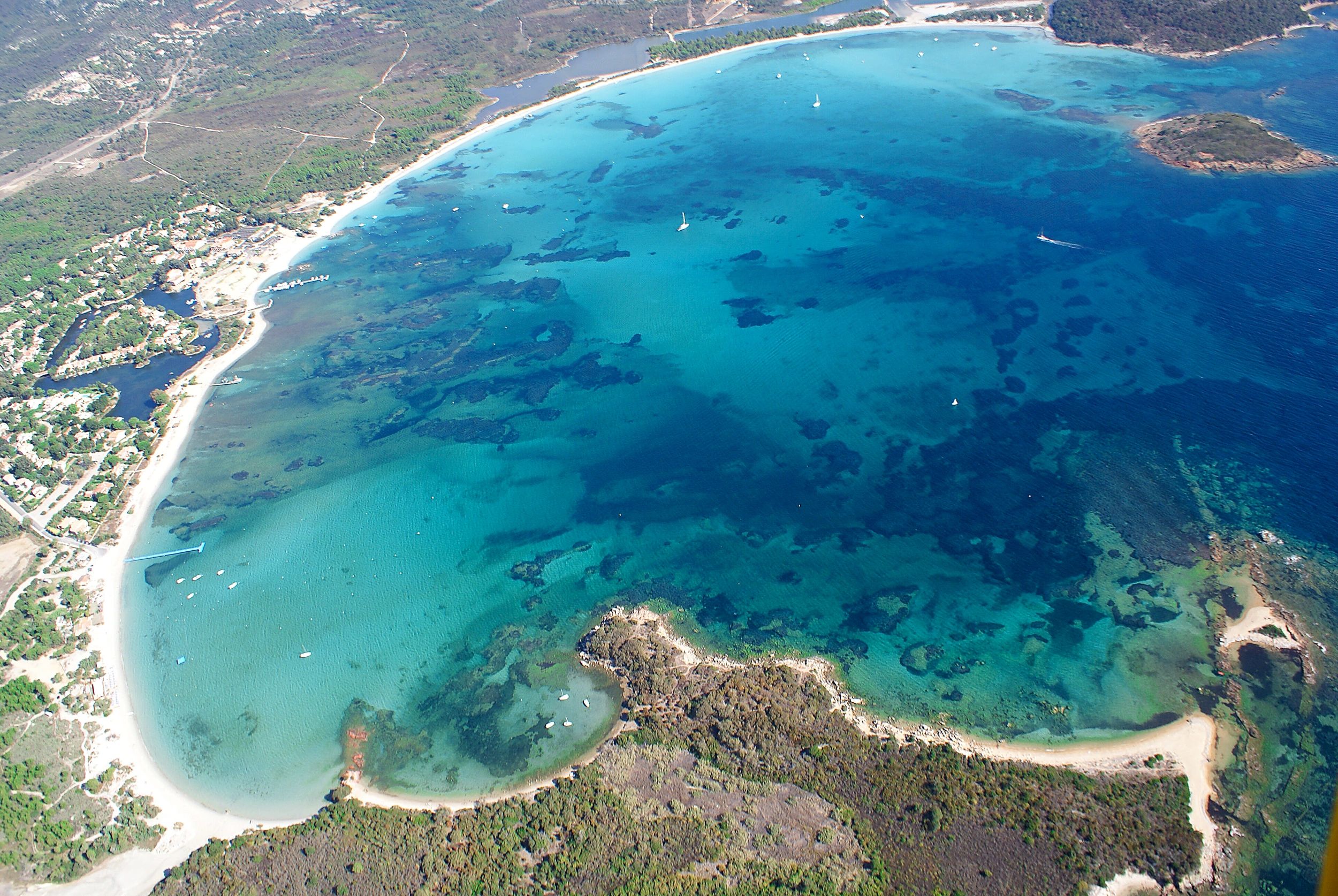 Rejoindre la plage de Saint-Cyprien depuis notre résidence 4 étoiles Chiar' di Luna à Porto-Vecchio