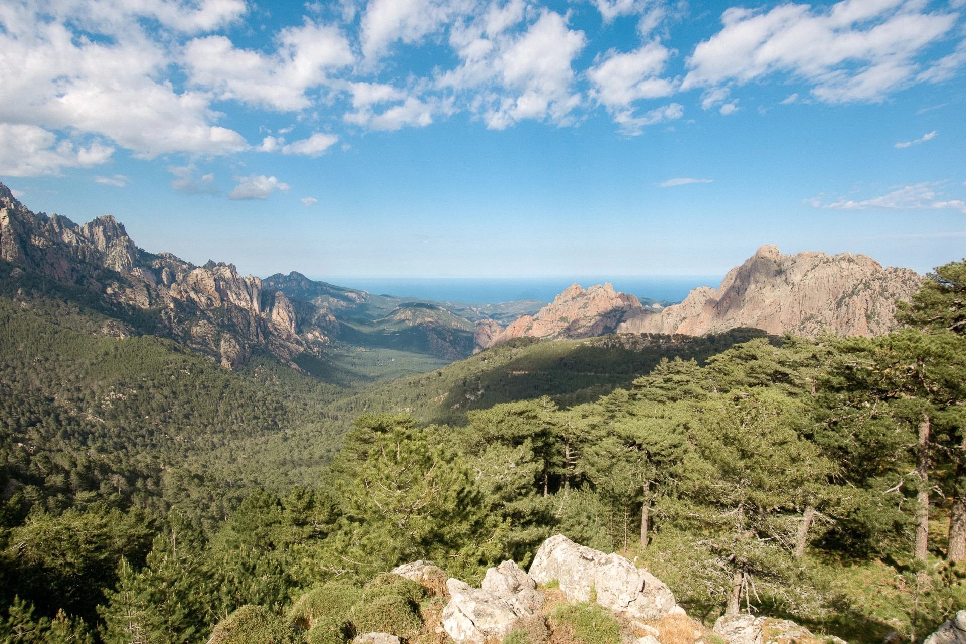  Climb the Aiguilles de Bavella from our residence in Porto-Vecchio