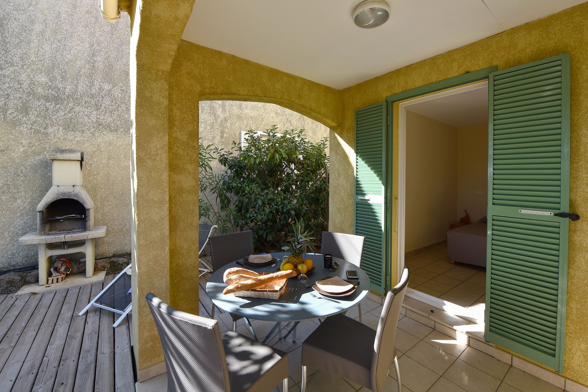 Villa with terrace for 2 to 4 people in Porto-Vecchio