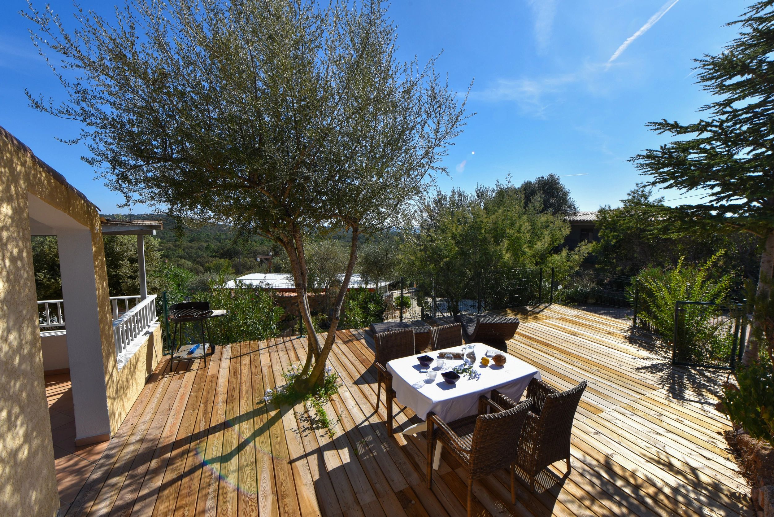 Villa avec grande terrasse vue mer à la résidence 4 étoiles Chiar' di Luna