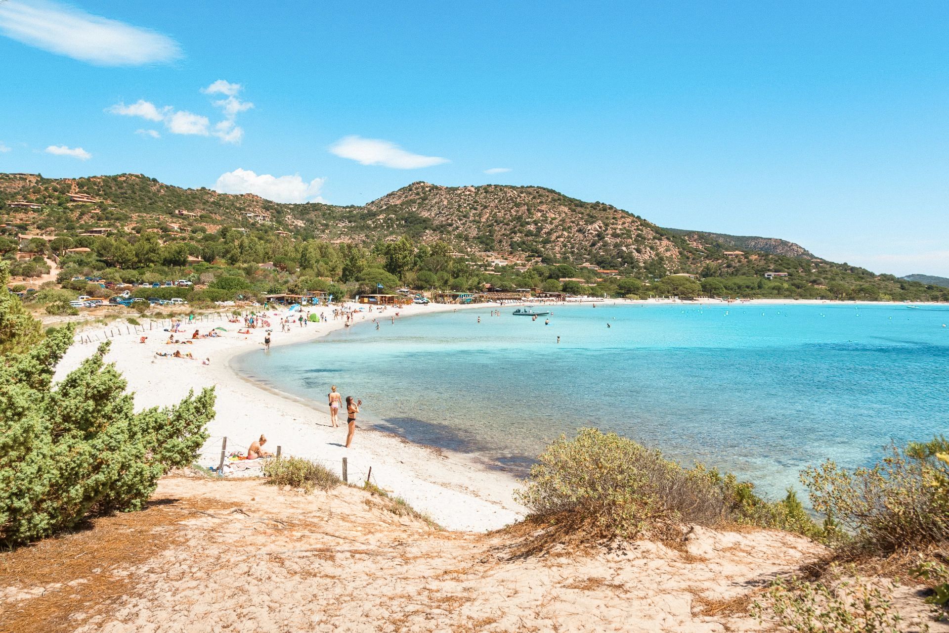 Holiday rentals near Santa Giulia beach